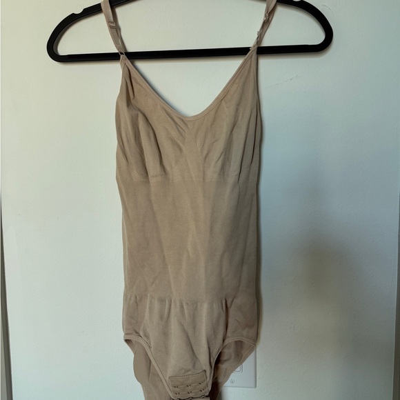 Nude Seamless Shapewear Bodysuit with Adjustable Straps - Picture 2 of 3